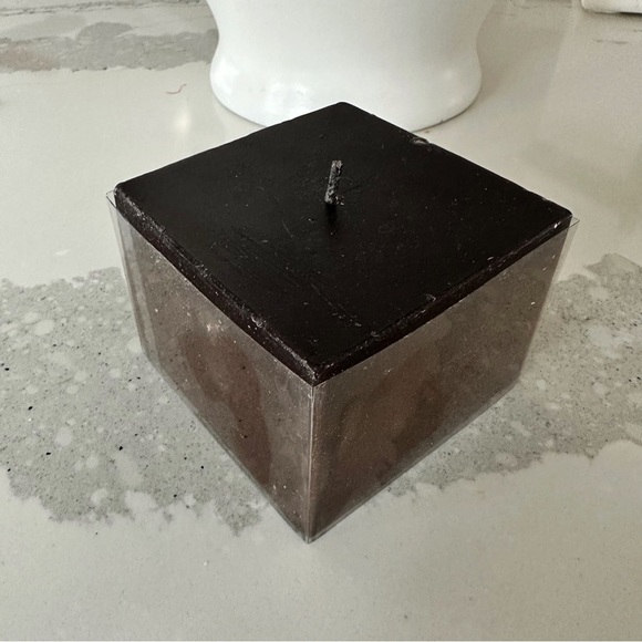 Donna Karan Black Cashmere Square Candle - Picture 14 of 14